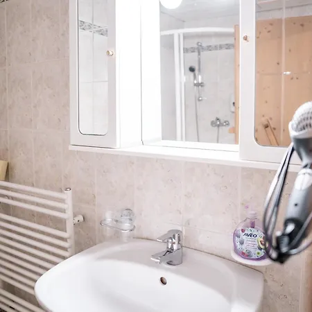 Stauders Und Bed & Breakfast 4*