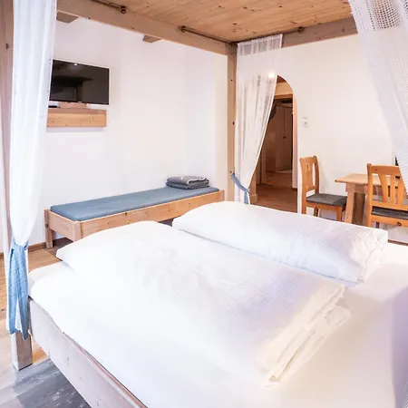 Stauders Und Bed & Breakfast Mutters